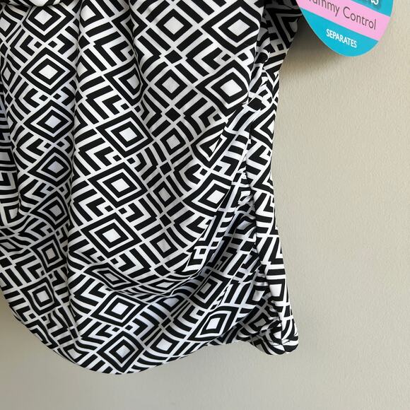 Swim Solutions Twister Tankini Top Tummy Control Black White Diamond Geo 16 NWT - Picture 3 of 7